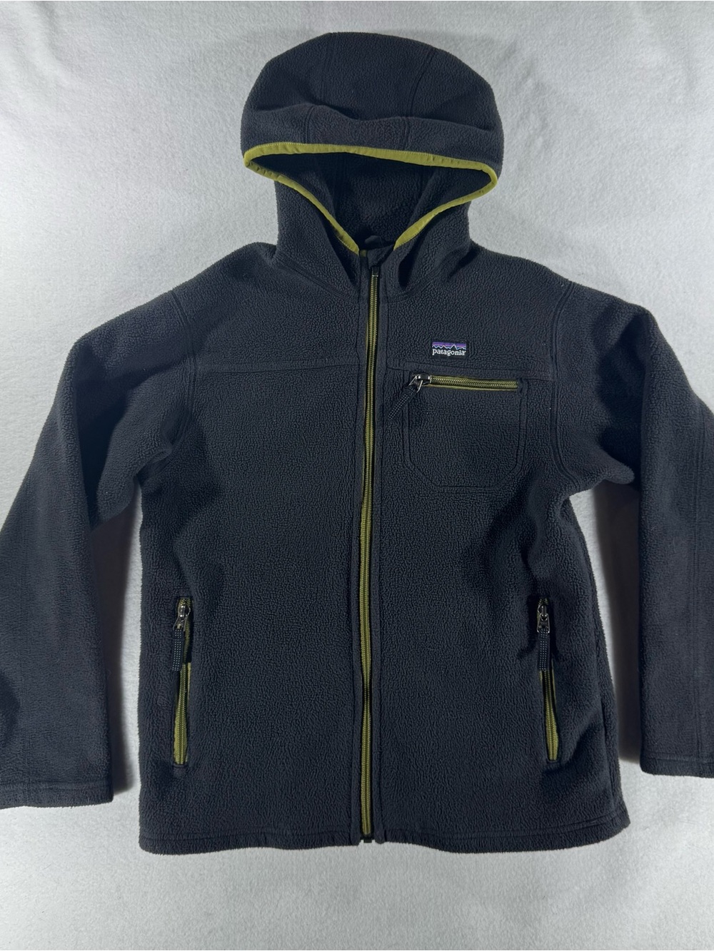 Patagonia Synchilla Kids Hooded Fleece Jacket winter warm cozy outdoor pockets M